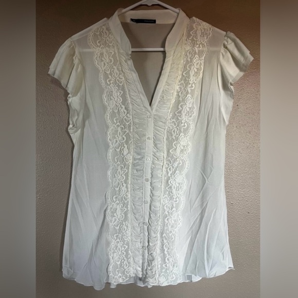 Maurices White Flutter Sleeve Blouse with Mandarin Collar. Excellent condition. - Picture 1 of 8